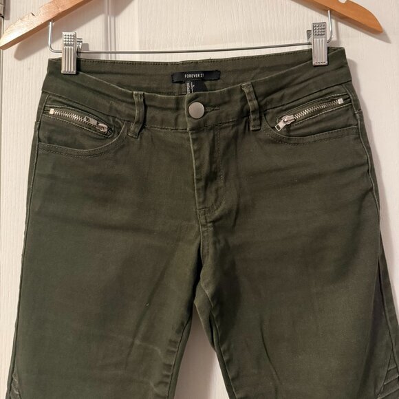 ⭐️$5, spend over $20 - Forever 21 Denim edgy skinny jeans in forest green - Picture 2 of 10